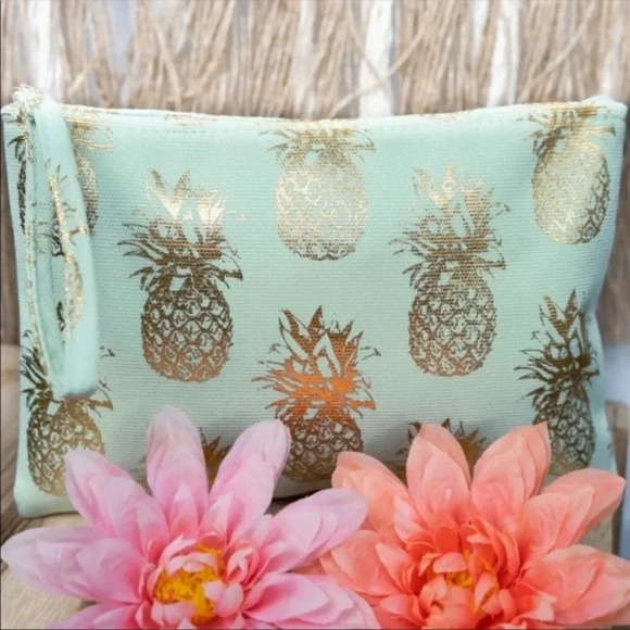Handbags - Mint with gold pineapple print wristlet